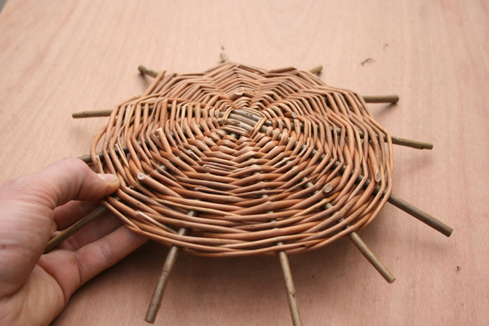 5 Best Basket Weaving Materials  Basket weaving, Basket weaving patterns, Basket  weaving diy